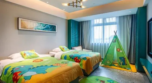 Семейный тент Changyu Cabernet Hotel · 1892 (Yantai Hill & No.1 Beach Branch)