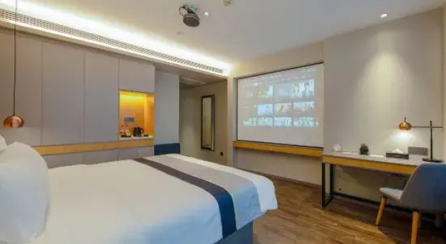 Люкс Homeinn Selected Hotel (Changzhou Universal Dinosaur Park Wanda Plaza)
