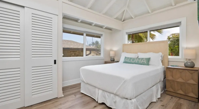 Hale Oahu Cottage by Avantstay Stunning Beachfront Estate!, Buchen Sie Ferienhaus Kailua (Insel Oahu) Windward Coast