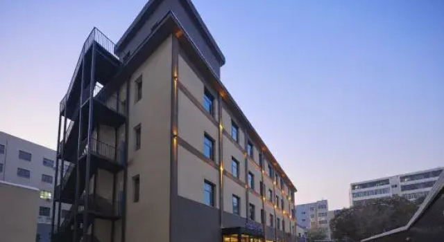 Modern Hotel, Prenota Hotel Urumqi Xinjiang