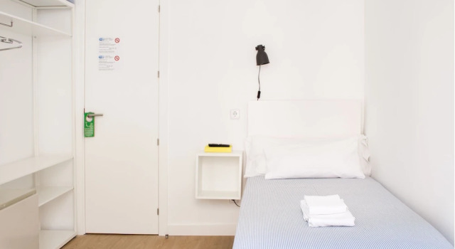 Одноместный номер Standard с балконом Hostal La Zona
