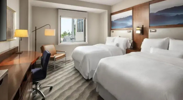 Четырёхместный номер Standard с балконом The Westin Pasadena