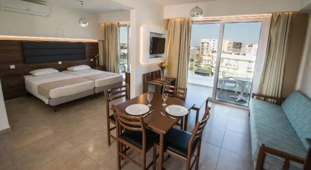 Двухместная студия Premier с балконом Livas Hotel Apartments