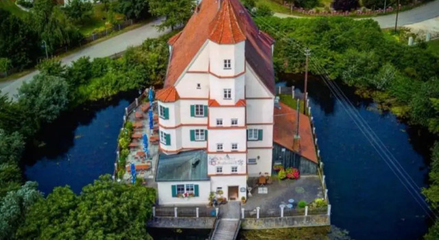 Schloss Kalteneck, Varaa Hotelli Schwenningen Baijeri