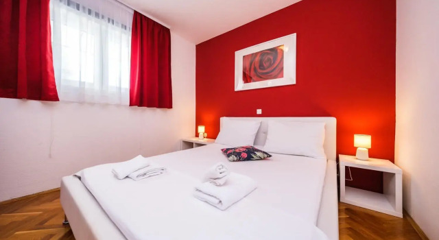 Family friendly apartments with a swimming pool Mavarstica, Ciovo - 18744, Buchen Sie Ferienwohnung Hotels in Gespanschaft Split-Dalmatien mit Pool, Schwimmbad