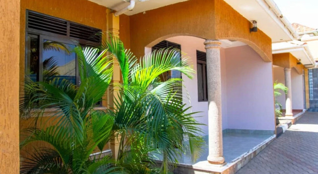 D'lykerz Hotel