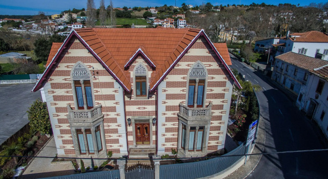 Chalet Vitorino, Забронировать Шале Коттеджи Колареш, Коттедж
