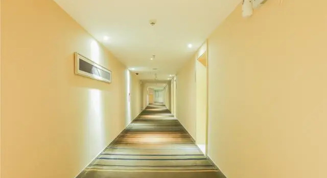 City Comfort Inn Nanning Beihu Nancheng Department Store, Varaa Hotelli Hotellit Guangxi pysäköinnillä, Pysäköinti