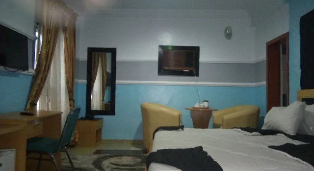 Camera Executive E-Class Resorts