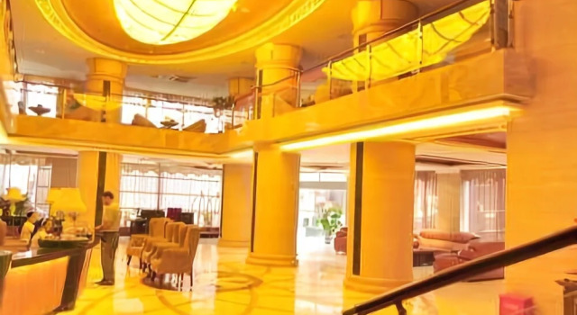 Rong Hua Hotel, Rezerwuj Hotel Hotele w Bazhong z parkingiem, Parking