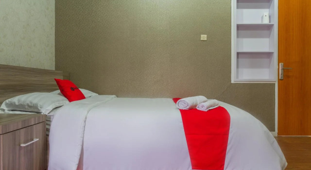 RedDoorz Plus near IPDN, Book Hotel Cheap Hotels in Jatinangor