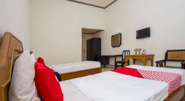 Hotel Pelangi Harapan by OYO Rooms