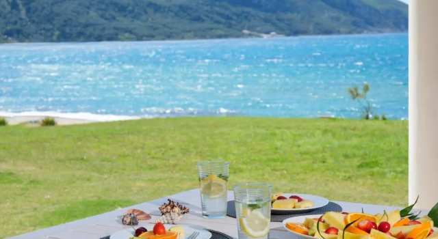 Armikes Beachfront Suites Afionas, Забронировать Отель Афон 