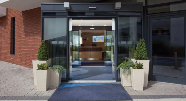 Holiday Inn Express Cheltenham by IHG, Забронировать Отель Отели Англии 3 звезды, 3*