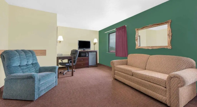 Люкс Super 8 by Wyndham Ottumwa