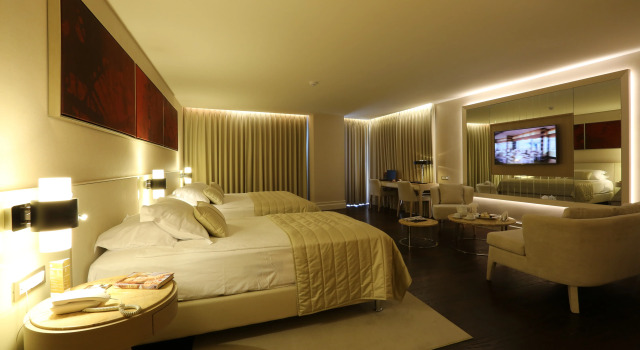 Charisma De Luxe Hotel