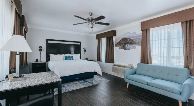 Полулюкс Deluxe Sea Air Inn & Suites - Downtown - Restaurant Row