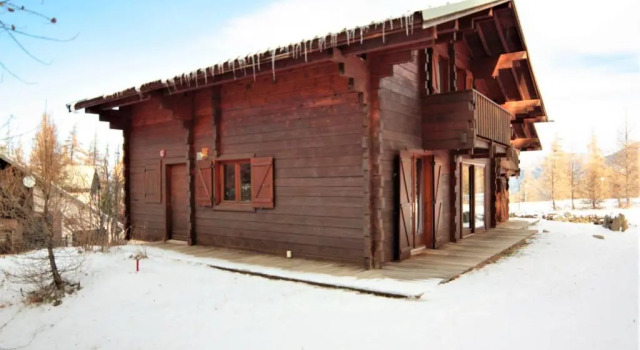 CASA Les Heureux Magnifique CHALET 6 chambres à RISOUL, Забронировать Шале Виллы Ризуль, Вилла