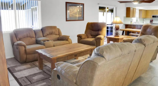 *New* Cozy Pool Home - Heart Of Lake Havasu, Забронировать Апартаменты/квартира Лейк-Хавасу-Сити штат Аризона