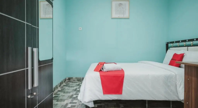 Двухместный номер Standard RedDoorz near RSUD Koja