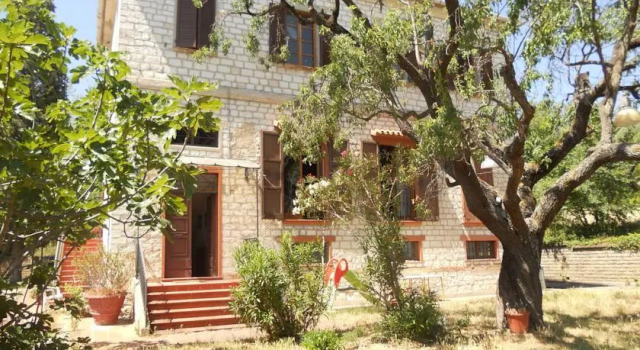 Il Vecchio Mandorlo, Rezervovat Hotel Sirolo 