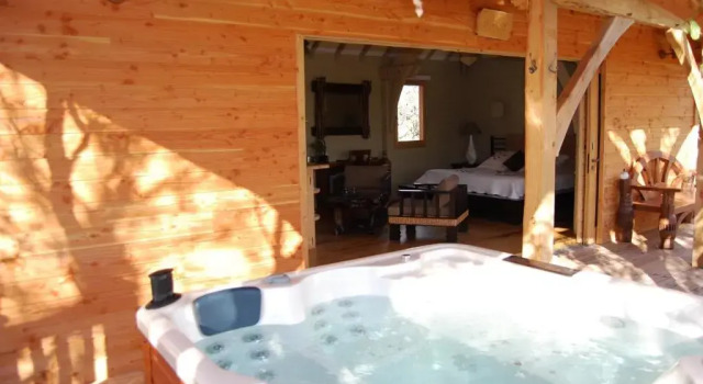 Cabane d'Amour, Book Campingplads Béziers Hérault