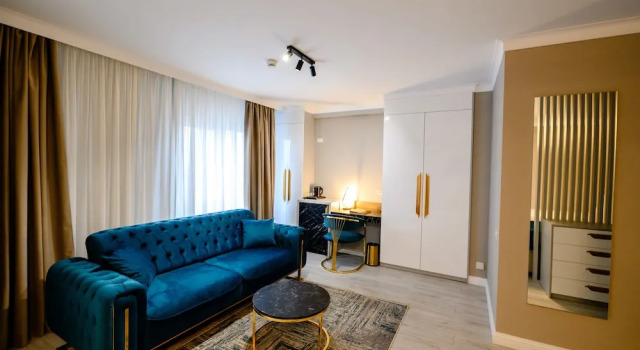 Двухместный номер Deluxe с балконом Elitte Inn & Suites