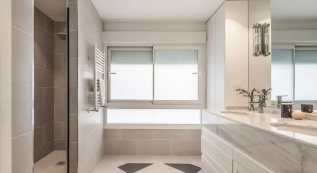 Besalu - 3 Bedrooms and Balcony in Castilla