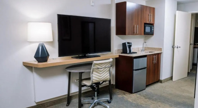 Двухместный люкс c 1 комнатой Holiday Inn & Suites Stockbridge Atlanta I-75 by IHG