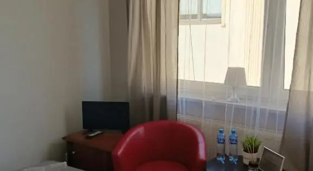 Pokoje pod świerkiem- Rehasol Clinic, Book Hotel Hoteller i Swarzedz med pool, Swimmingpool