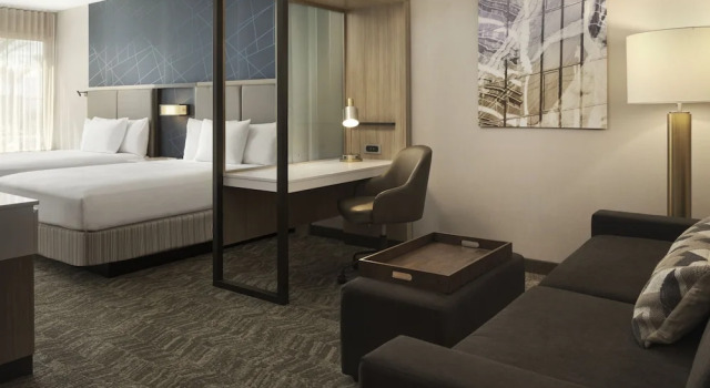 Четырёхместный люкс SpringHill Suites by Marriott Las Vegas Airport