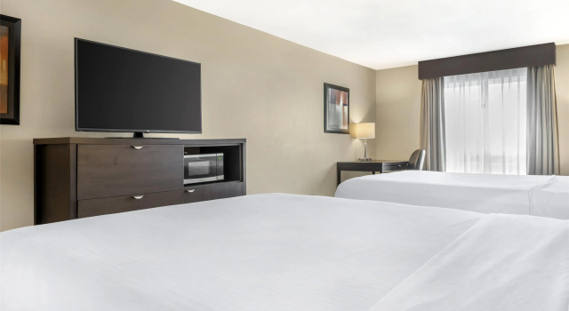 Четырёхместный номер Standard BEST WESTERN PLUS Saint John Hotel & Suites