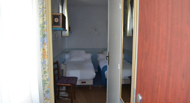 Трёхместный номер Standard Hôtel Le Castel