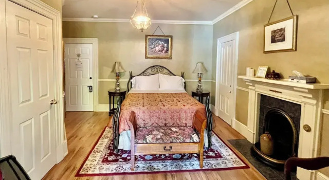 Номер Luxury Belle View Manor Inn