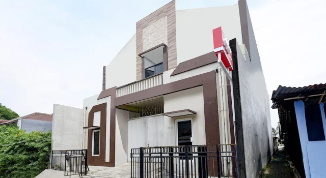 Oyo 2206 Penthouse, Réserver Hôtel Hôtels à Central Java avec parking, Parking