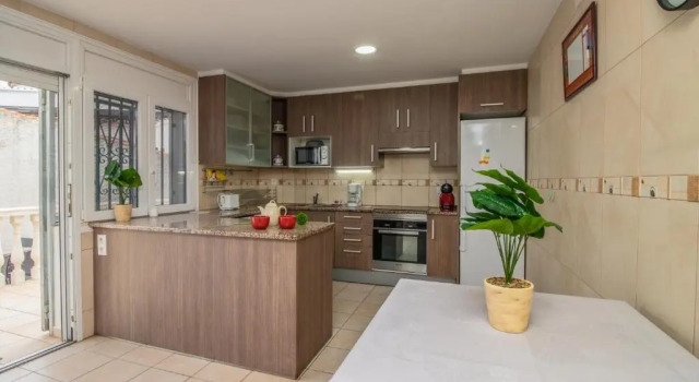 Empurialola -Encantadora Casa con jardin cerca del centro -142, Забронировать Отель Отели Alt Empordà с парковкой, Парковка