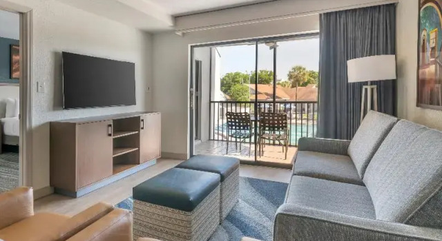Люкс c 1 комнатой с балконом Orbit One Vacation Villas