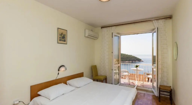 Люкс с 2 комнатами с балконом и с видом на море Beautiful Nest Rooms