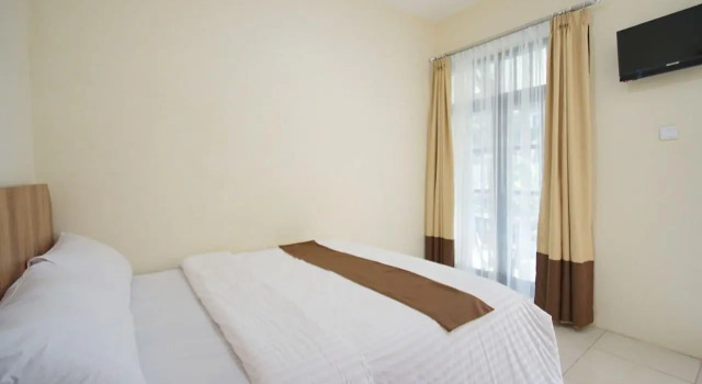 Lina Cottage Senggigi, Забронировать Дом для отпуска Отели Сенггиги с парковкой, рядом с Batu Bolong Temple, Парковка