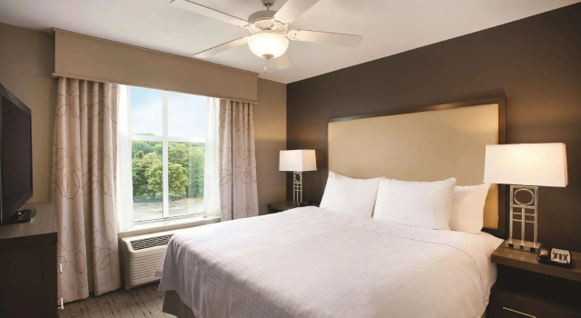 Двухместный люкс c 1 комнатой Homewood Suites by Hilton - Charlottesville