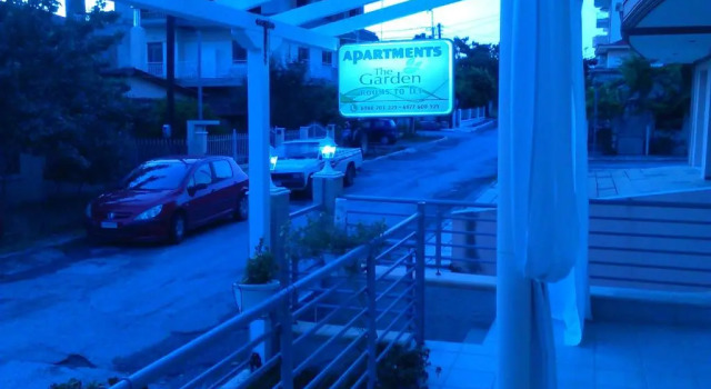 Студия The Garden Apartments