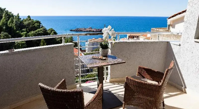 Двухместный номер Standard с балконом и с видом на море Villa Vanty