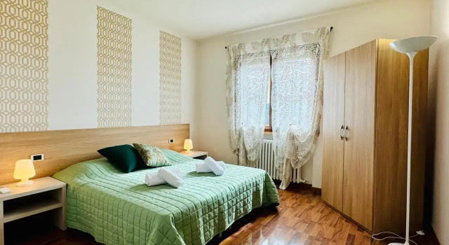 WELCOME TRAVELLER FRIDAS ROOMs, Забронировать Апартаменты/квартира Отели в центре Каприно-Веронезе, в центре