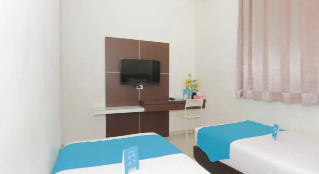 Airy Pecinan Kalikuping Utara 243 Semarang, Book Hotel Hotels in Semarang with Parking, near Semawis Market, Parking