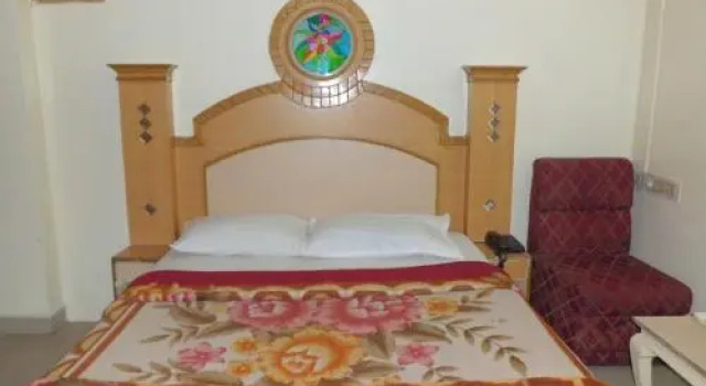 Hotel Ajantha Palace, Varaa Hotelli Hotellit Bangalore pysäköinnillä, Pysäköinti