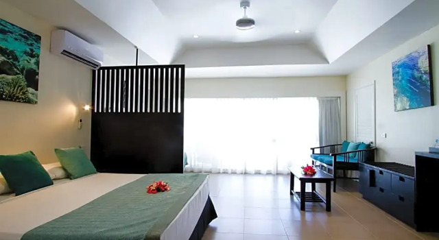 Четырёхместное бунгало рядом с пляжем Nakelo Treasure Island Resort & Spa