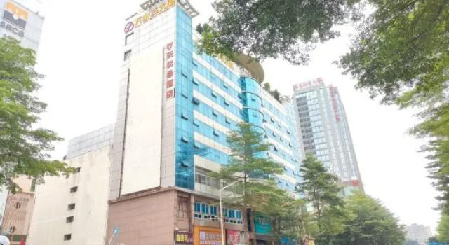 7 Days Premium·Shenzhen North High-speed Railway Station Minzhi, Rezerwuj Hotel Hotele w Shenzhen z parkingiem, Parking
