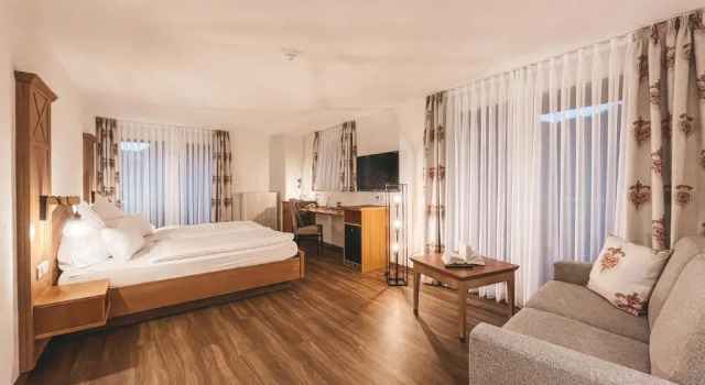Двухместный номер Standard с балконом Hotel Badischer Hof