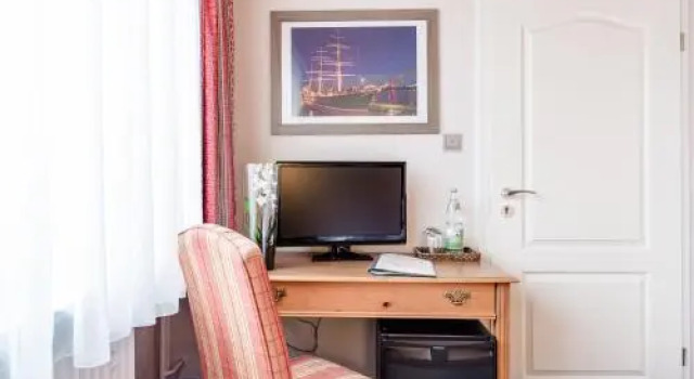Zum Zeppelin Boardinghouse, Buchen Sie Hotel Schnelsen Hamburg