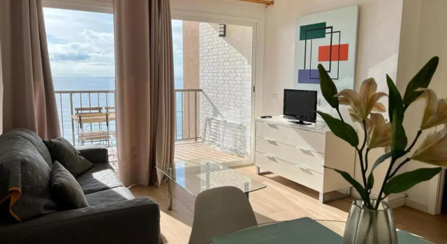 Apartamento frente al mar en Calpe con parking para 4 personas